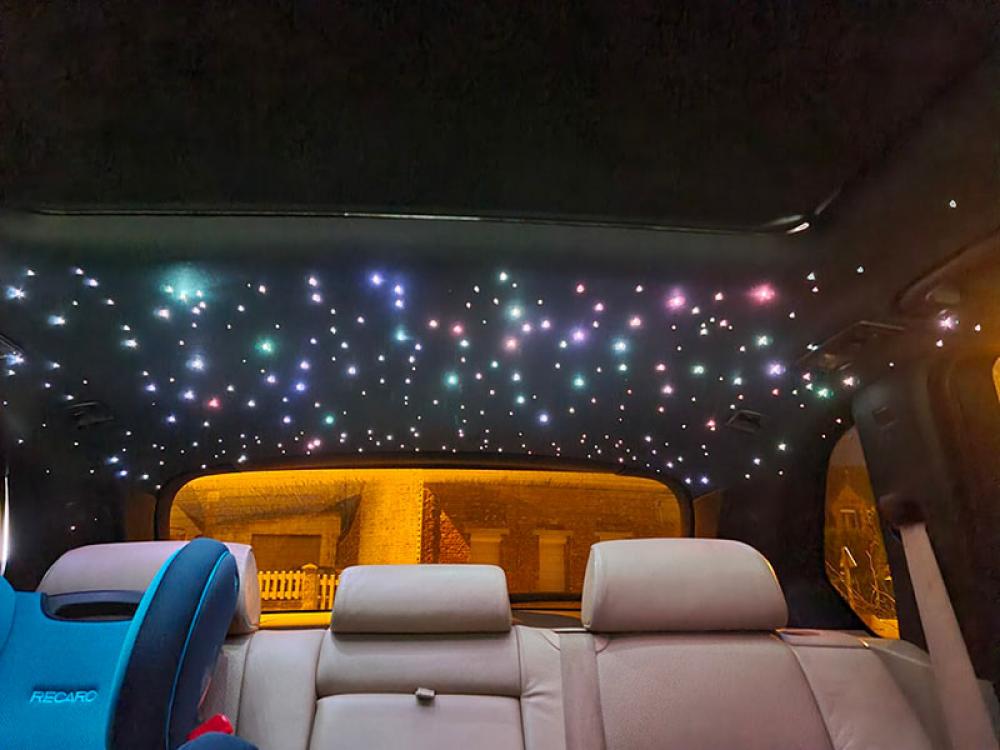 13 solutions d'éclairage de voiture intérieur et sous-éclairage pour faire  ressortir votre véhicule - Geekflare